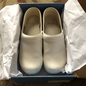 Dansko white clogs size 39